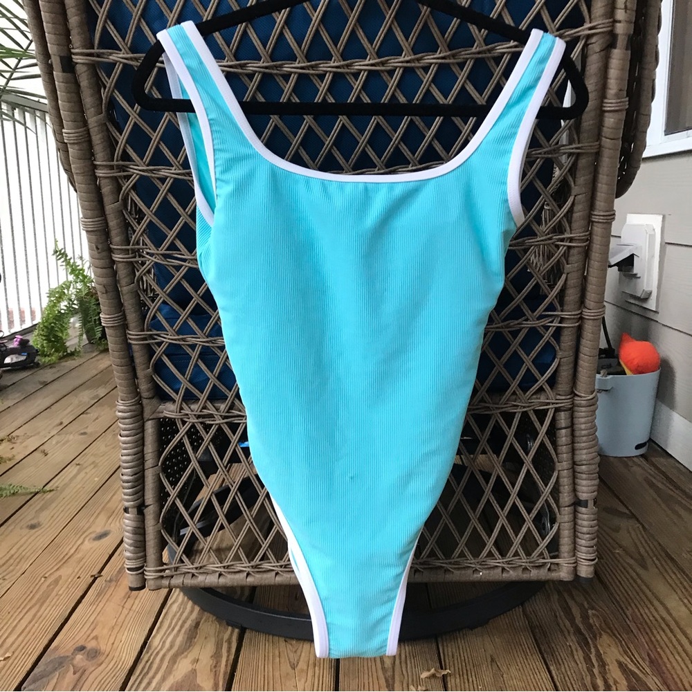 LainSnow - Aqua Blue - Small